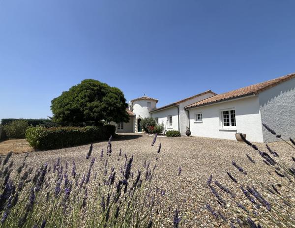 Charmante villa avec piscine aux portes de Poitiers