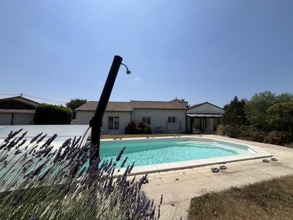 Charmante villa avec piscine aux portes de Poitiers