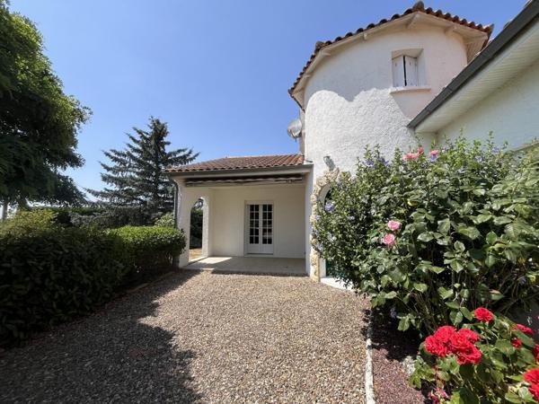 Charmante villa avec piscine aux portes de Poitiers
