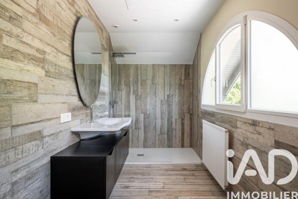 Maison à vendre 7 pièces 222 m² La Tronche