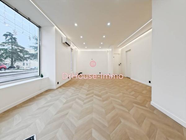 Bureau à louer 3 pièces de 49 m²