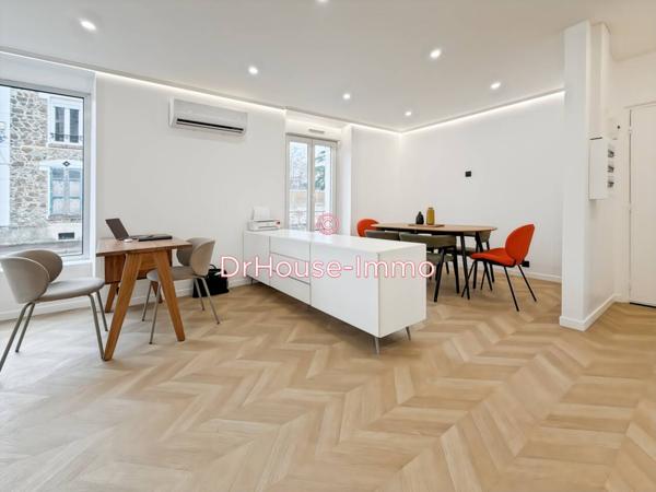 Bureau à louer 3 pièces de 49 m²