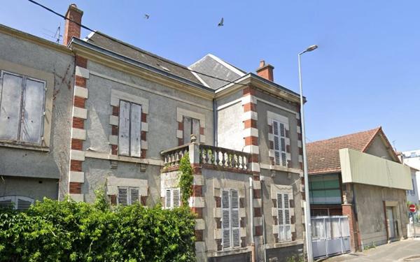 Maison à vendre    6 pièces •  Montluçon