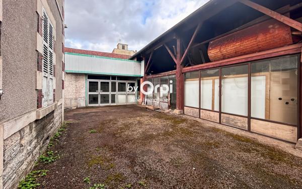 Maison à vendre    6 pièces •  Montluçon