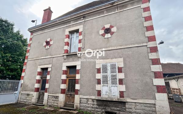 Maison à vendre    6 pièces •  Montluçon