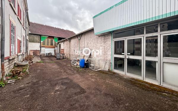 Maison à vendre    6 pièces •  Montluçon