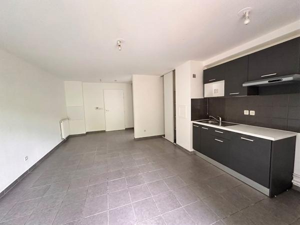 Appartement
         2 pièces
        - 46 m² 148 000 € *