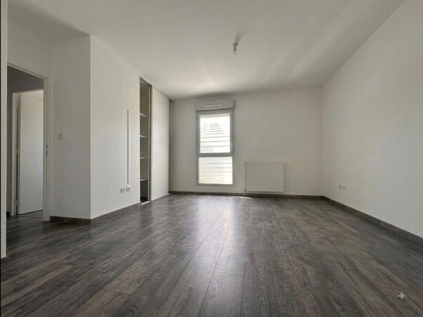 Appartement
         2 pièces
        - 46 m² 148 000 € *