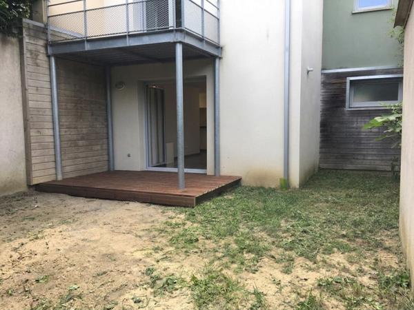 Appartement
         2 pièces
        - 46 m² 148 000 € *