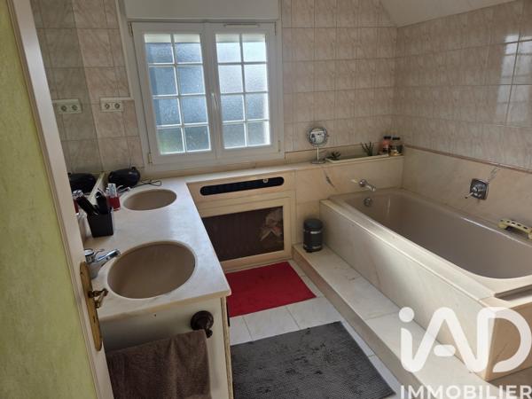Maison à vendre 7 pièces 148 m² Saint-Aubin-lès-Elbeuf