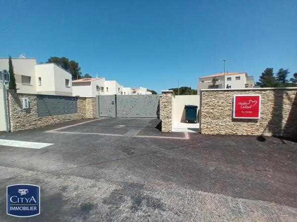 Parking à louer Nîmes (30900)