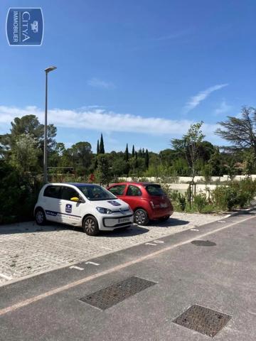 Parking à louer Nîmes (30900)