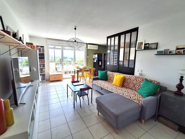 Appartement T3 lumineux avec terrasse et vue dégagée