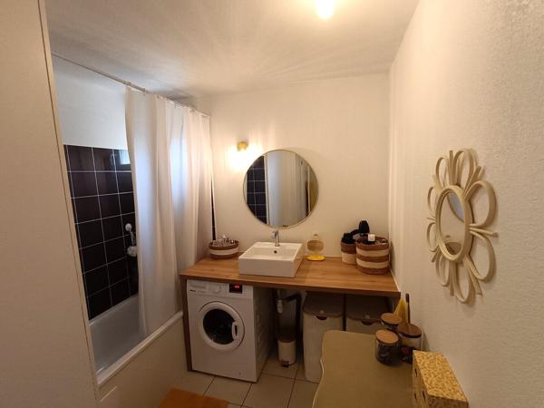 Appartement T3 lumineux avec terrasse et vue dégagée