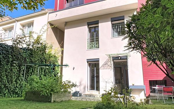 Maison à vendre    6 pièces • 188 m2 Issy-les-Moulineaux