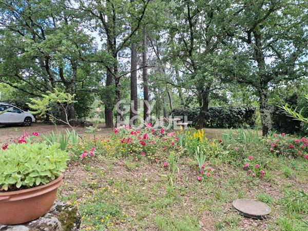 Charmant Appartement Meublé de Plain-Pied avec Terrasse
