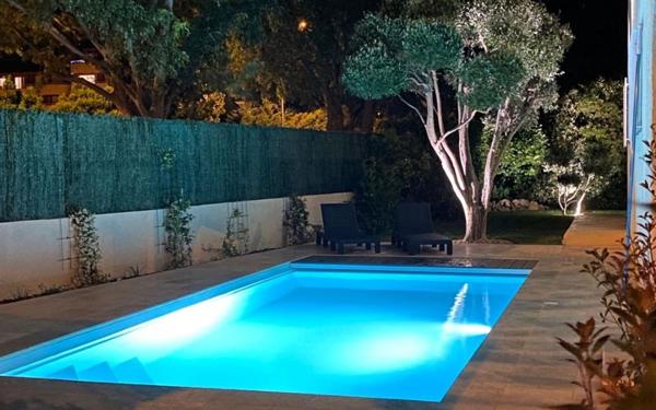 Maison à vendre    6 pièces • 244 m2 Perpignan