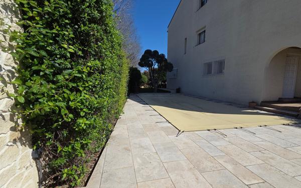 Maison à vendre    6 pièces • 244 m2 Perpignan