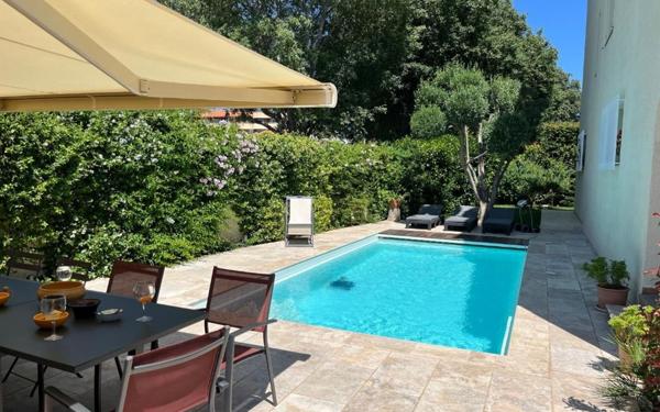 Maison à vendre    6 pièces • 244 m2 Perpignan