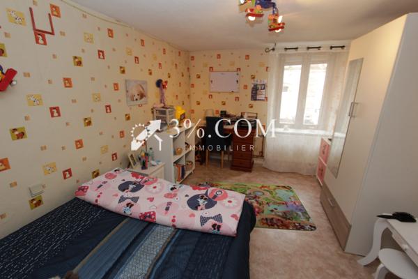Maison
                                                                                                                                                                                                                                                                                                                        10 pièce(s)                                                                                                                                                                                                          6 chambre(s)                                                                                                                                                                                                          243  m²