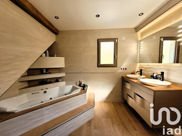 Maison à vendre 7 pièces 155 m² Rochefort-en-Yvelines