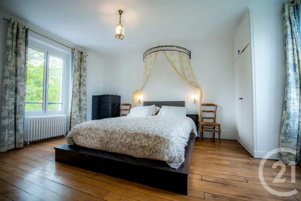 Maison à vendre  7 pièces - 210 m 2   ST MAUR DES FOSSES  - 94