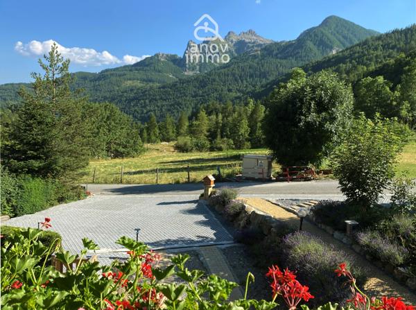 Chalet 9 pièce(s) 6 chambre(s) 271.8 m²