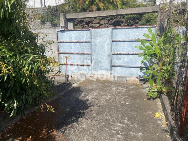 Havre de paix à mi-pente à La Possession, avec vue exceptionnelle sur le port et l'océan