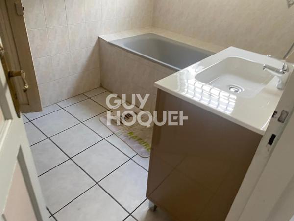 Havre de paix à mi-pente à La Possession, avec vue exceptionnelle sur le port et l'océan