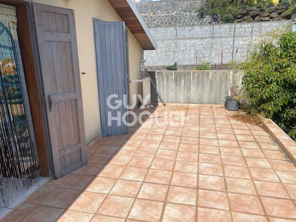 Havre de paix à mi-pente à La Possession, avec vue exceptionnelle sur le port et l'océan