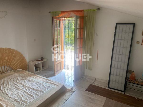 Havre de paix à mi-pente à La Possession, avec vue exceptionnelle sur le port et l'océan