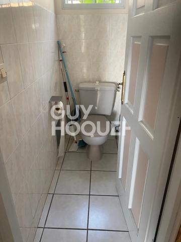 Havre de paix à mi-pente à La Possession, avec vue exceptionnelle sur le port et l'océan