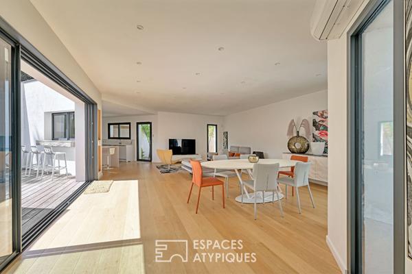 Lumineuse villa de plain-pied avec piscine et spa