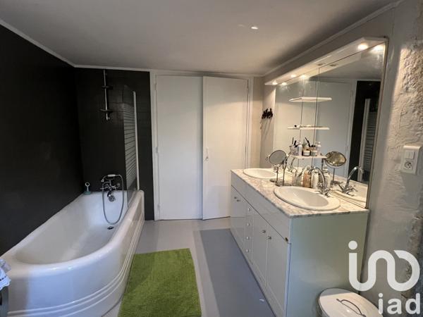 Maison 7 pièces de 142 m² à Aubenas (07200)