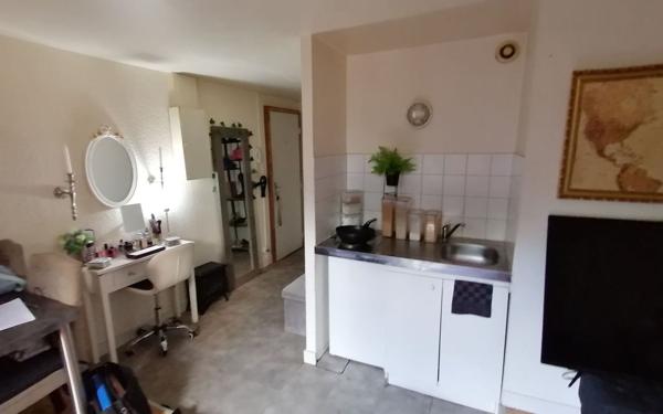 Immeuble à vendre    2 pièces •  Limoges