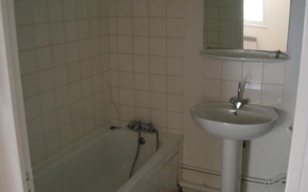 Immeuble à vendre    2 pièces •  Limoges