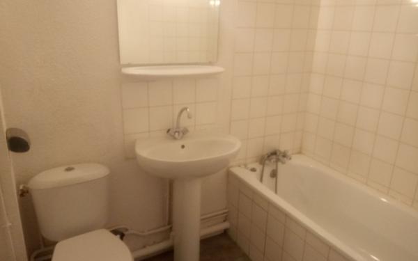 Immeuble à vendre    2 pièces •  Limoges