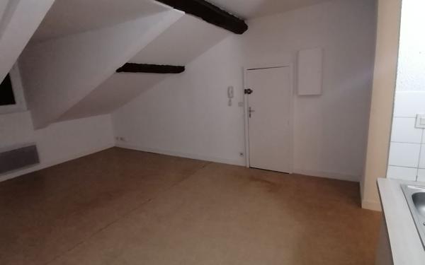 Immeuble à vendre    2 pièces •  Limoges