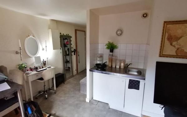 Immeuble à vendre    2 pièces •  Limoges