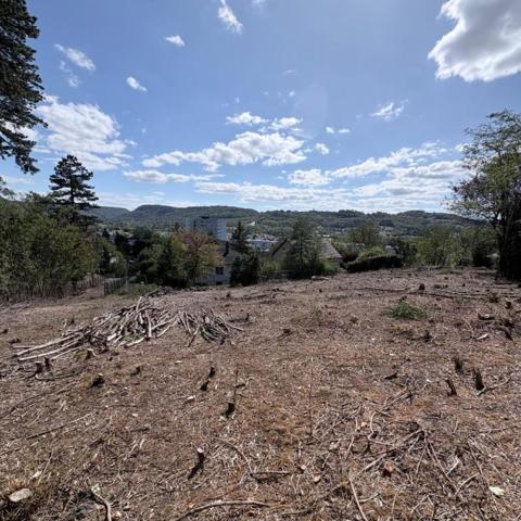 Terrain constructible avec vue dégagée Lons Le Saunier 1964 m2