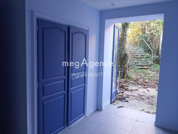 Immeuble à NERIS-LES-BAINS, 03310 - 300m²