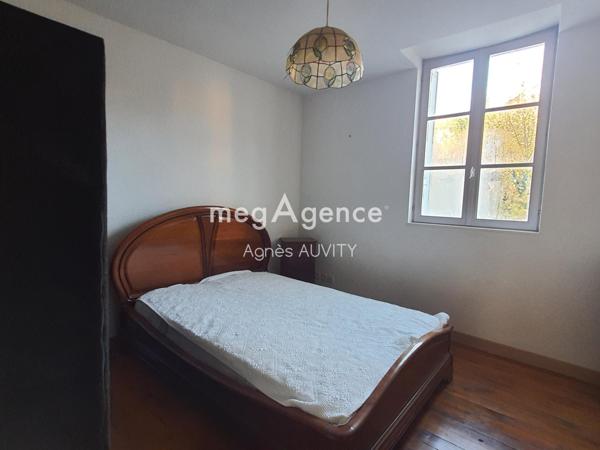 Immeuble à NERIS-LES-BAINS, 03310 - 300m²