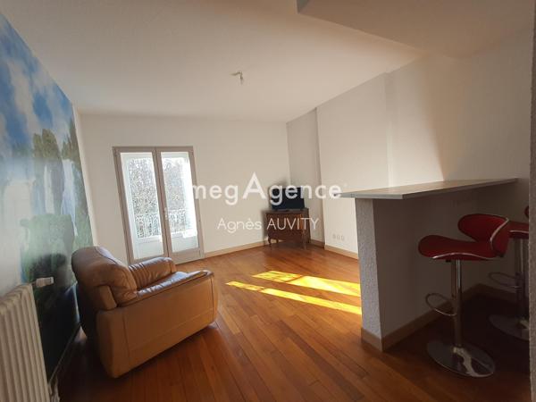 Immeuble à NERIS-LES-BAINS, 03310 - 300m²