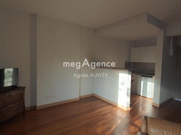 Immeuble à NERIS-LES-BAINS, 03310 - 300m²