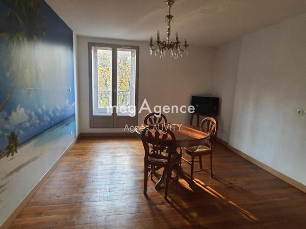 Immeuble à NERIS-LES-BAINS, 03310 - 300m²