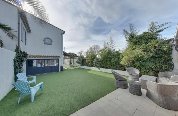 Maison à vendre    7 pièces •  Saint-Martin-de-Ré