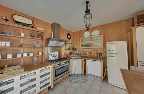 Maison à vendre    7 pièces •  Saint-Martin-de-Ré