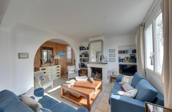 Maison à vendre    7 pièces •  Saint-Martin-de-Ré