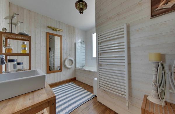 Maison à vendre    7 pièces •  Saint-Martin-de-Ré