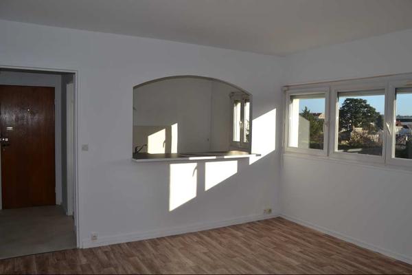 APPARTEMENT T3 PROCHE COMMERCES